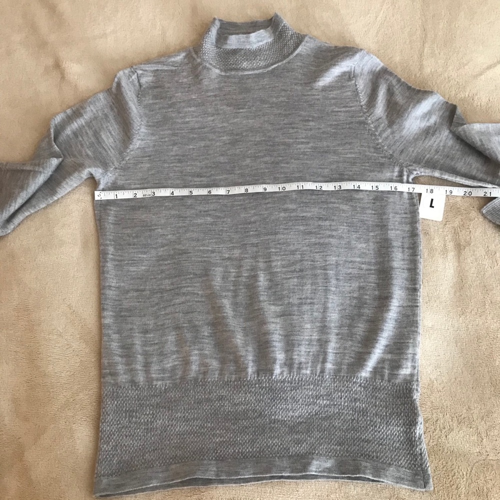Max Studio Lightweight Turtleneck Sweater - Size L - Picture 8 of 13